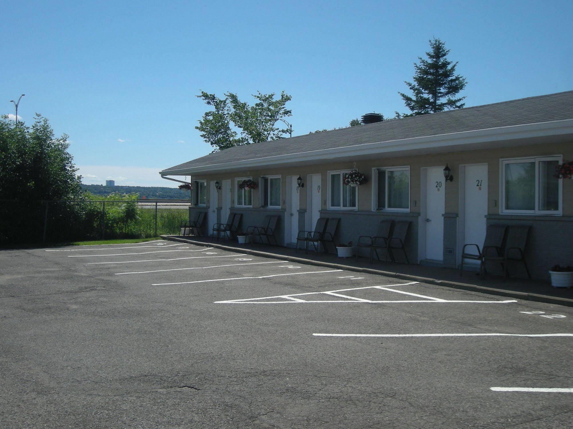Motel Chevalier Квебек Экстерьер фото